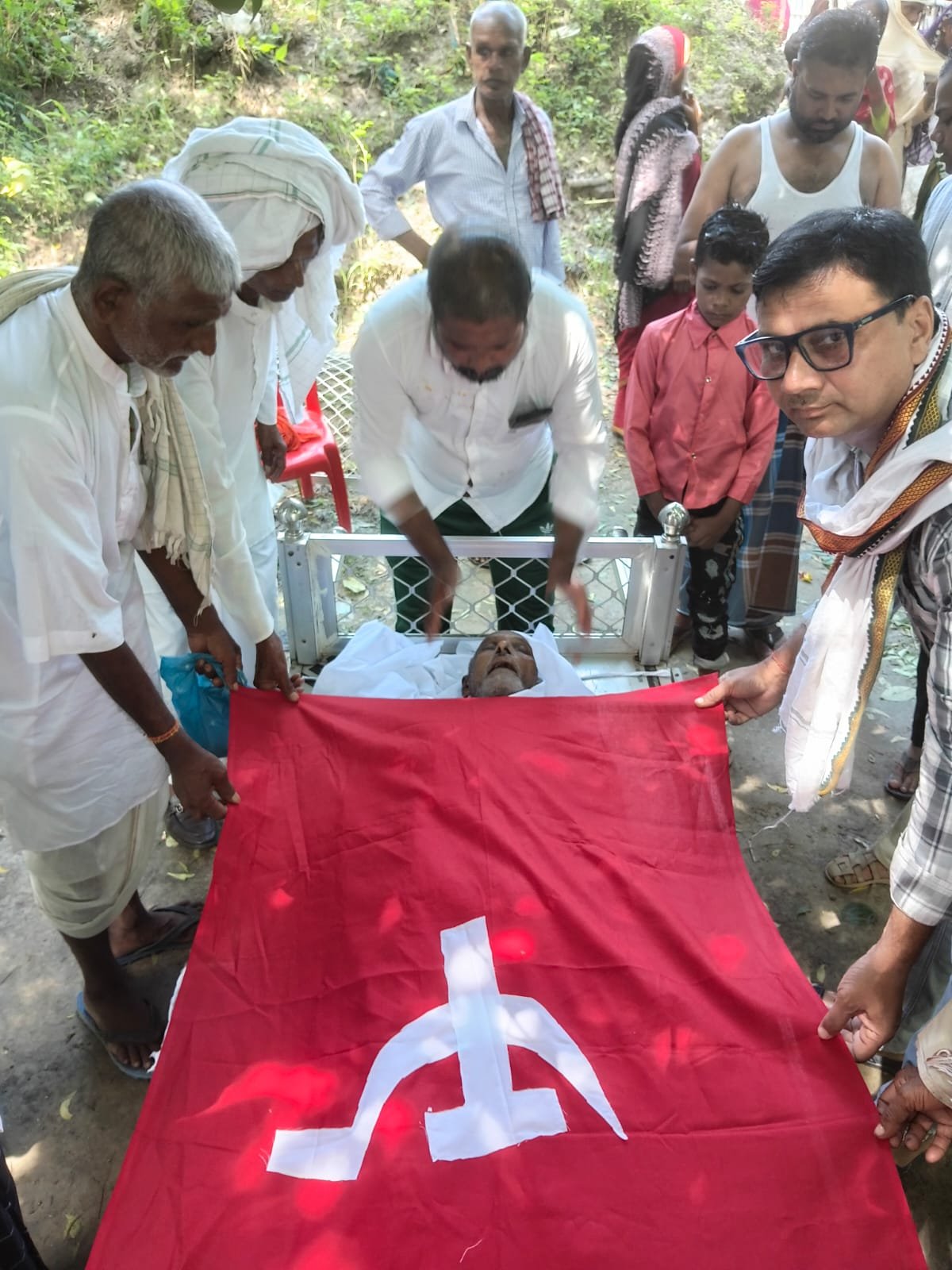 सीपीआई के सक्रिय सदस्य के निधन पर श्रद्धांजलि 